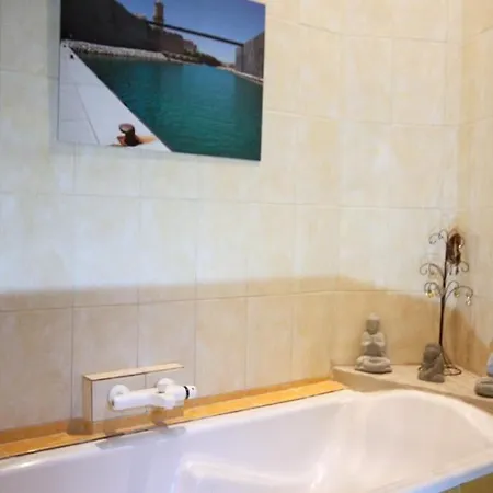 Villa Avec Vue Panoramique Et Piscine *